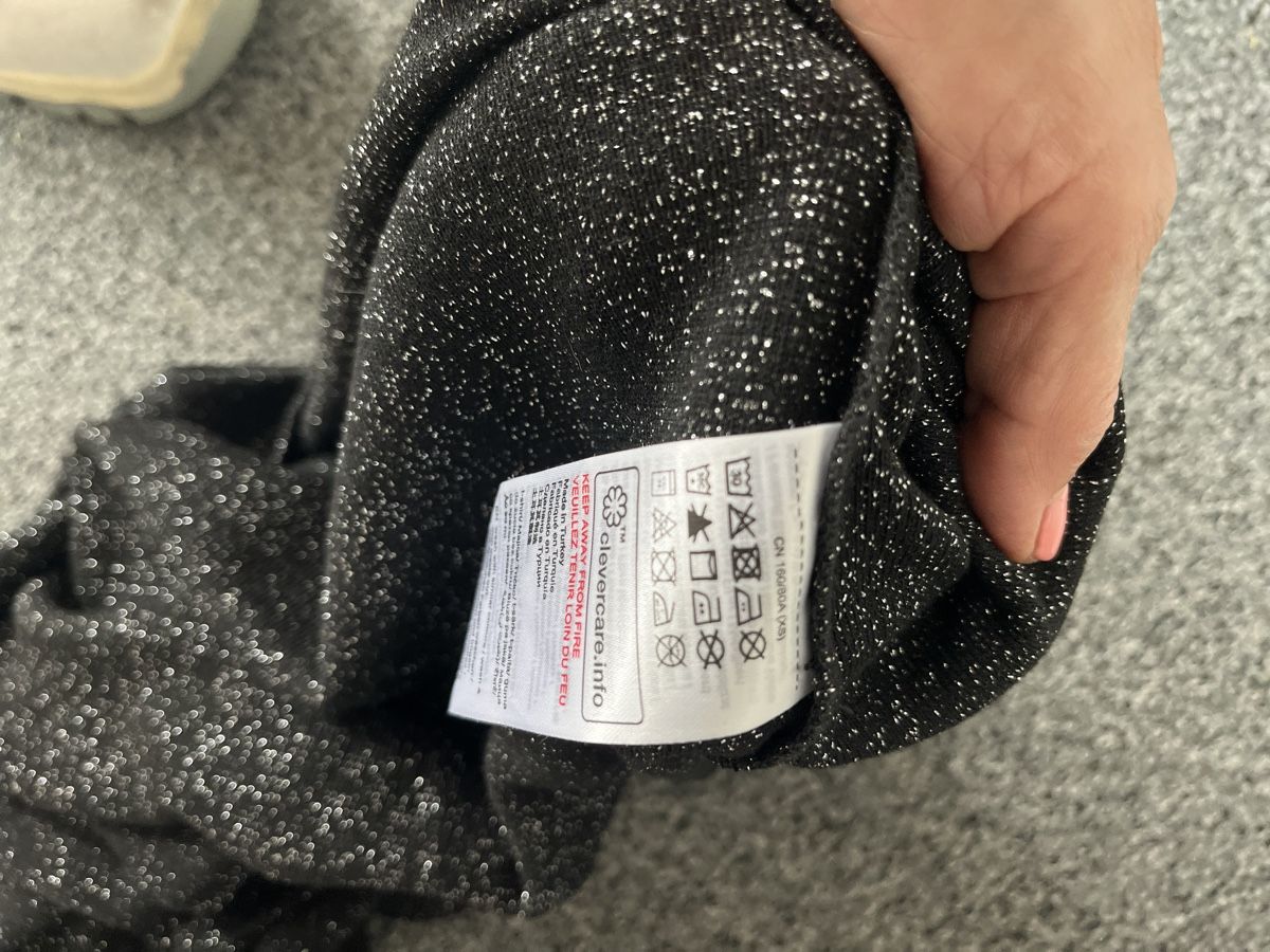 Esprit Maglioni & Felpe: Festlicher Glitzerpulli von Esprit mit kurzen Aermeln in 36 – Usato da Niederglatt ZH venduto da karinso 3