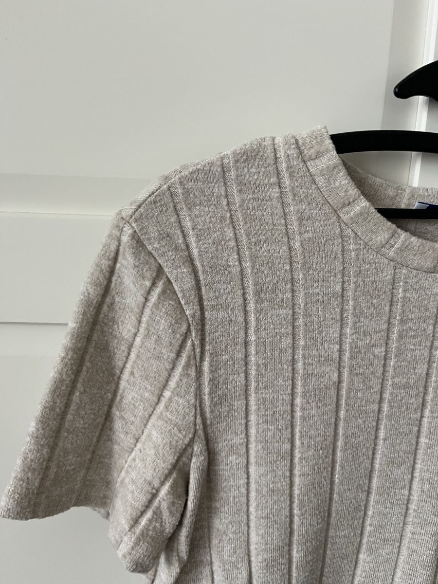 Zara Pulls & Sweat-shirts: Kurzärmeliger Strickpullover – D'occasion à Allschwil par eyl_bb8q 1