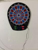 Elektronische Dartscheibe mit viel Zubehör