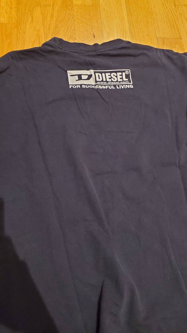 Diesel T-shirt: T-Shirt Diesel dunkelblau – Usato da Uster venduto da lof_2xmz 1