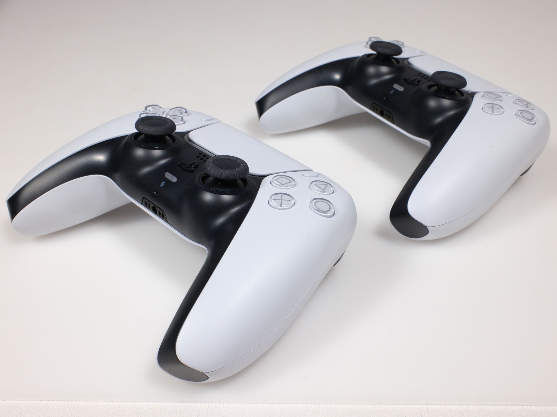Sony Consoles: PlayStation 5 Disc inkl. 2 Controller, 3 Spiele und Headset – D'occasion à Lobsigen par Markus_Haenggi_Bern 6