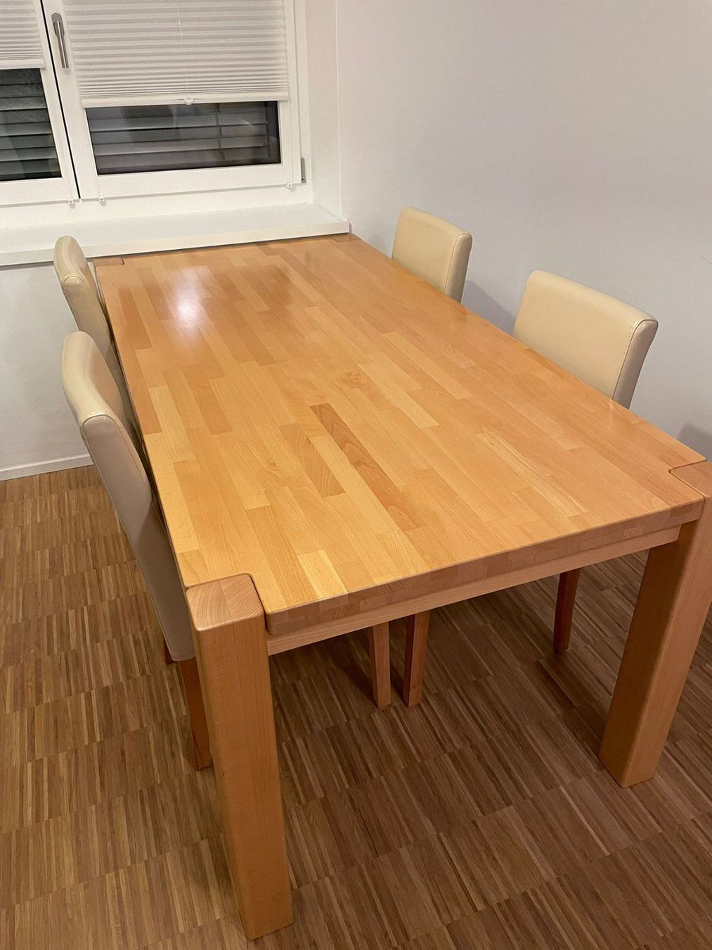 Tische: Esstisch mit 6 Stühlen – Gebraucht aus Horw von vecari