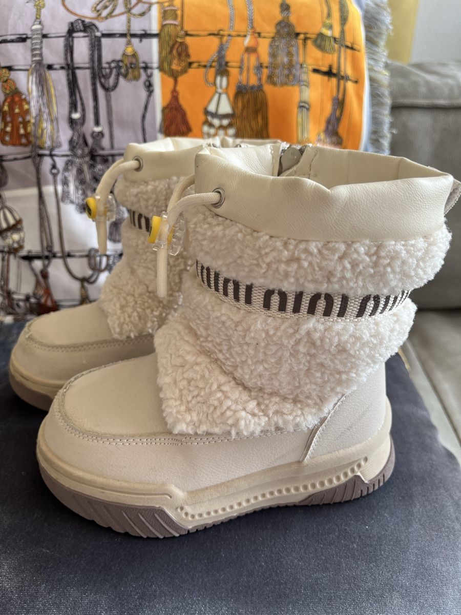 Scarpe per ragazzi: Kinder Winterstiefel Gr. 25 – Usato da Oberengstringen venduto da Baby_Fashion