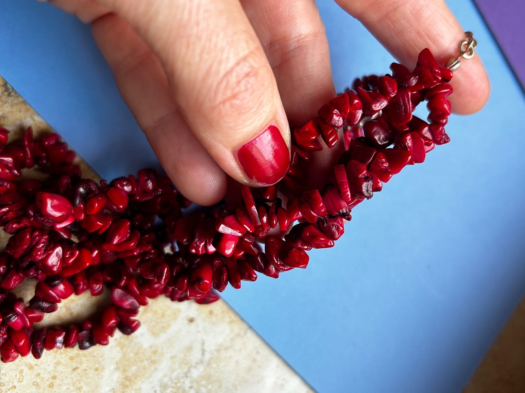 Catenine: Rote Korallenkette, dreireihig – Usato da Laufen venduto da Bellebellezza 6