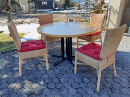Tisch rund 120 cm mit 4 Stühlen