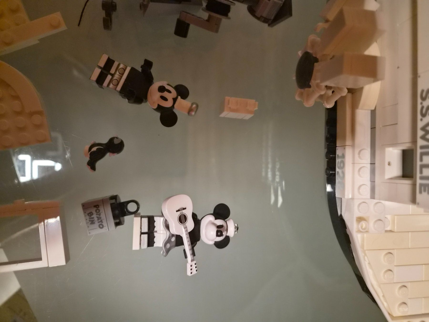 Lego Kit di costruzioni: LEGO Steamboat Willie 21317 – Usato da Egerkingen venduto da Pascal.FL 1