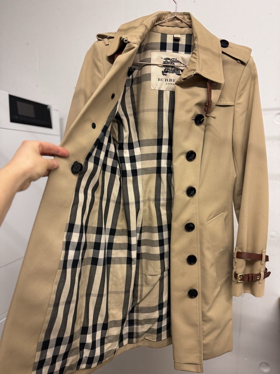 Burberry Mäntel: Original Trenchcoat von Burberry – Neu (gemäss Beschreibung) aus Kappel am Albis von Menazee 2
