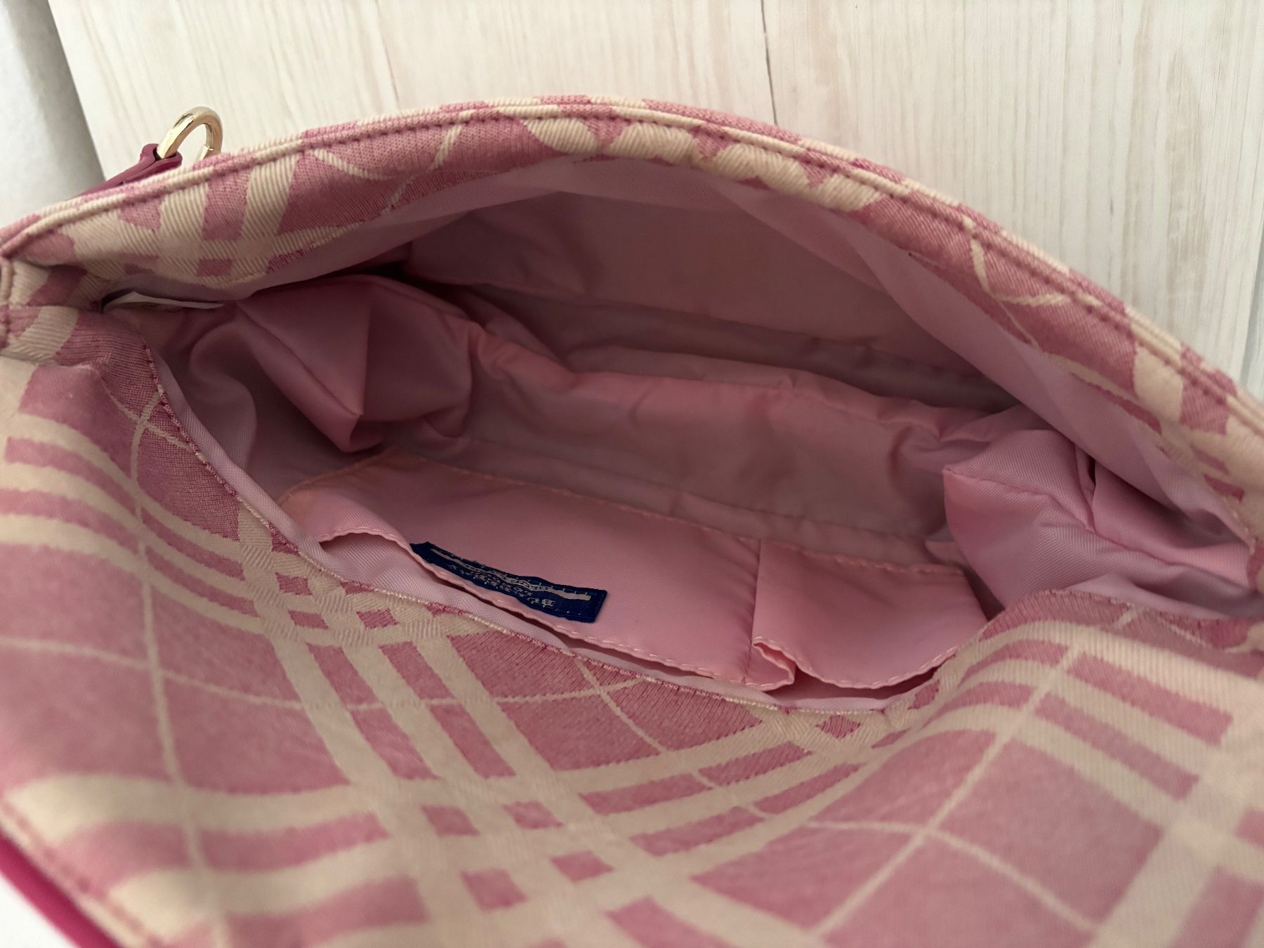Burberry Borse da donna: Burberry Blue Label - Schultertasche Pink – Usato da Luzern venduto da VEL_7mlv 2