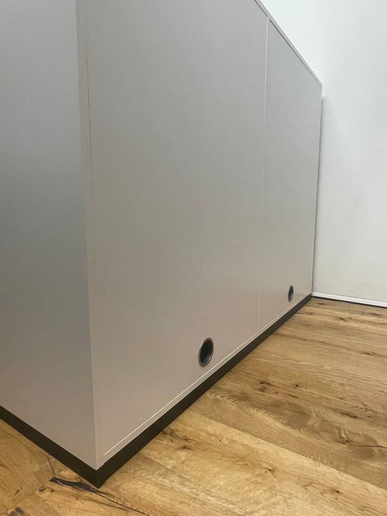 Cassettiere: Weisses Sideboard mit Schiebetüren KL 1169 – Usato da Niederönz venduto da Brocki-schatzkiste 3