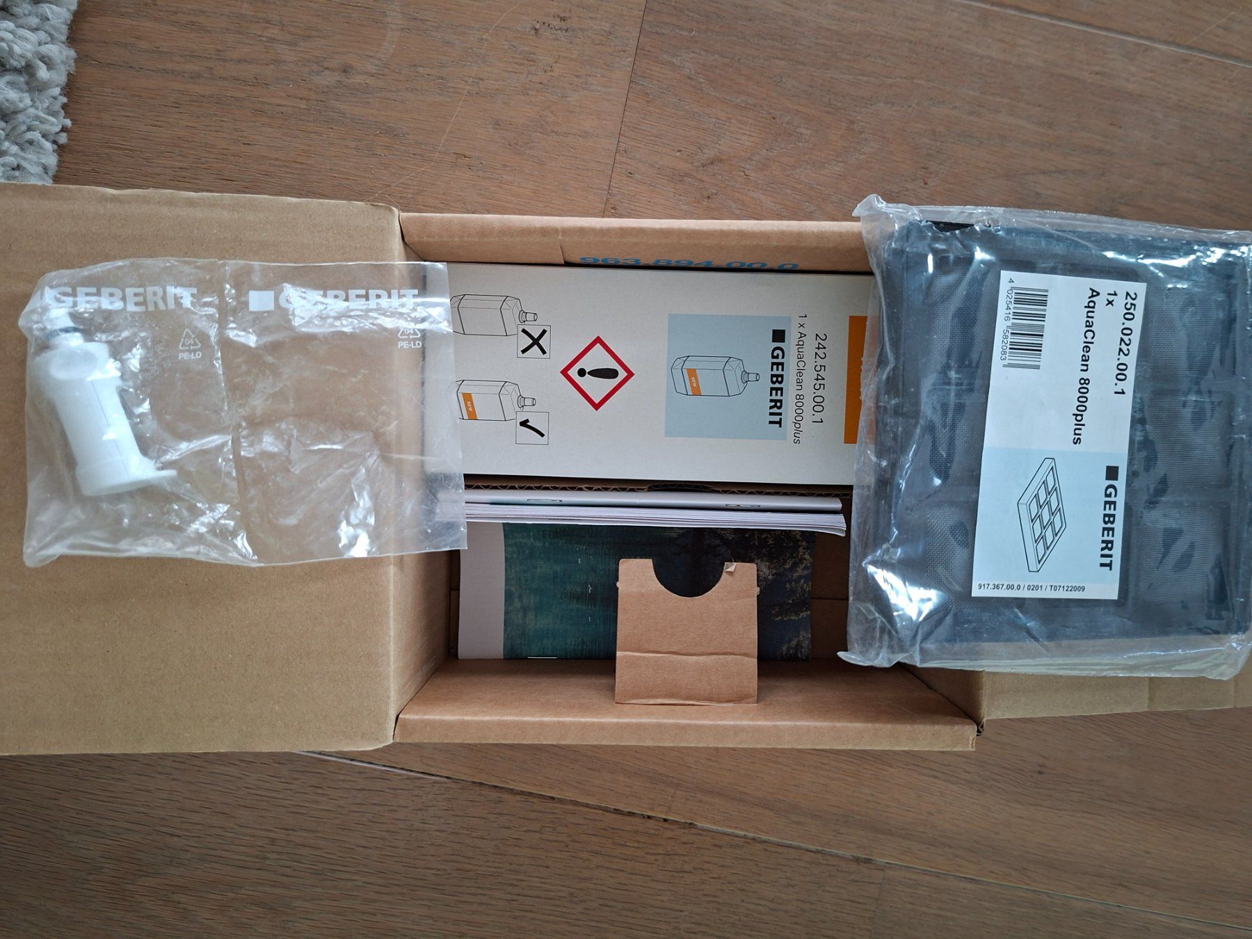 Geberit WC: Geberit AquaClean 8000plus - neu, originalverpackt! – Gebraucht aus Steffisburg von eli_c7dv 1