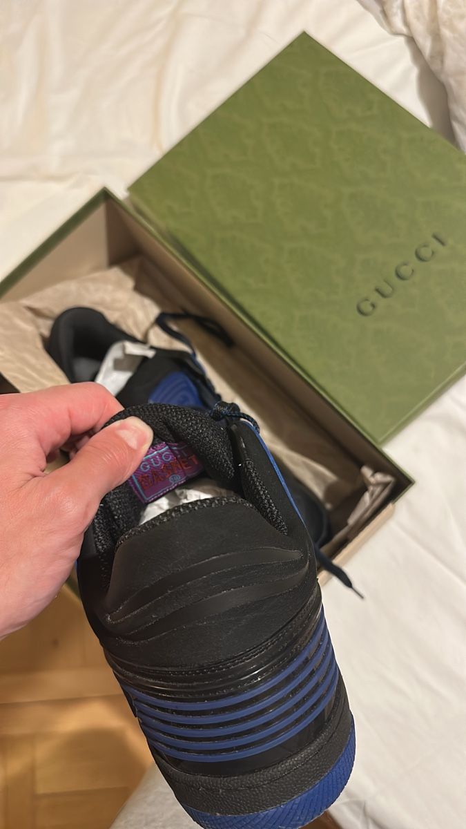Gucci Scarpe da uomo: Je vends sneaker Gucci taille 44 – Nuovo (secondo la descrizione) da Les Avanchets venduto da luc_5qgm 2