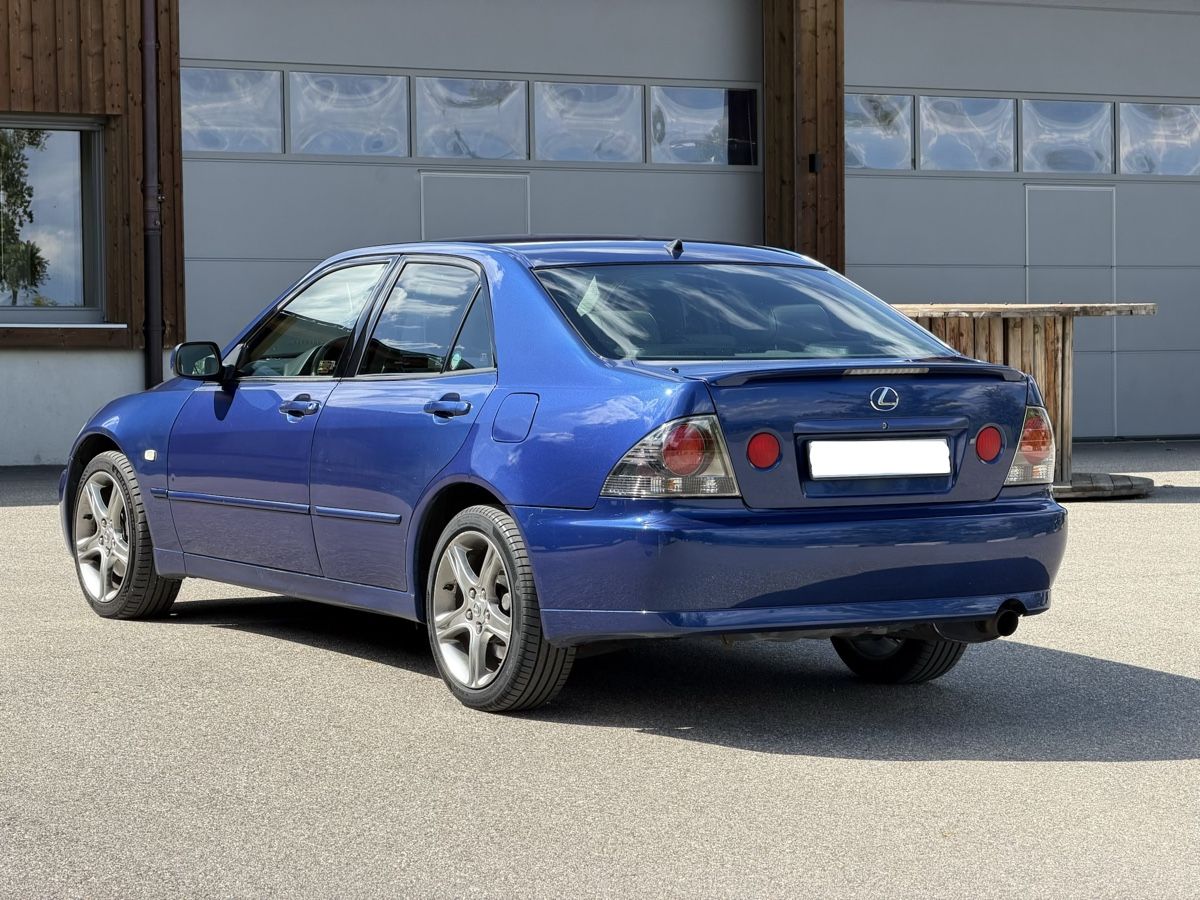 Lexus Automobili: Lexus IS300 – Usato da Genève venduto da L_astr 4