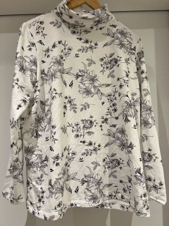 Esmera Rollkragenshirt, Gr. XL, Blumenmuster, wie neu!
