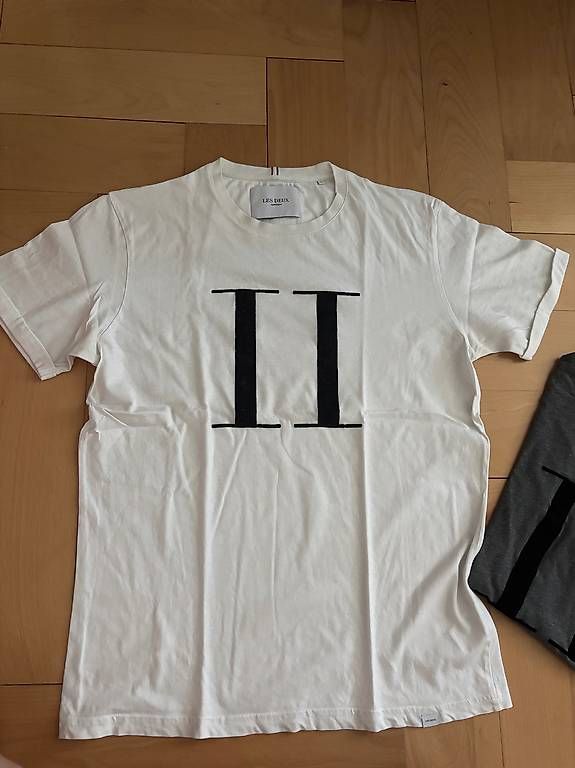 T-shirt: Les Deux T-Shirt – Usato da Bern venduto da Milena2323 1