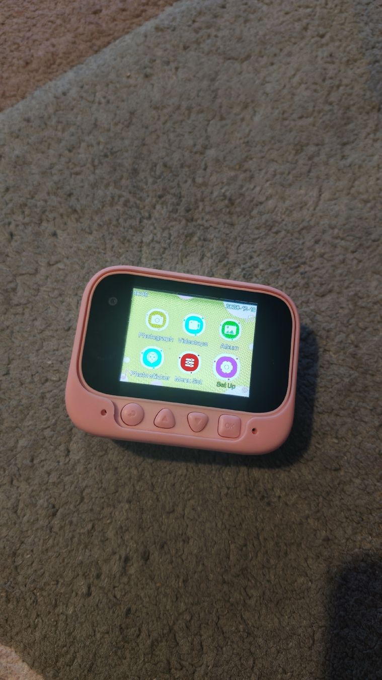 Kamera: Pink Kids' 4K Camera - Capture Memories – Neu (gemäss Beschreibung) aus Davos Dorf von Miguelnogueira 1