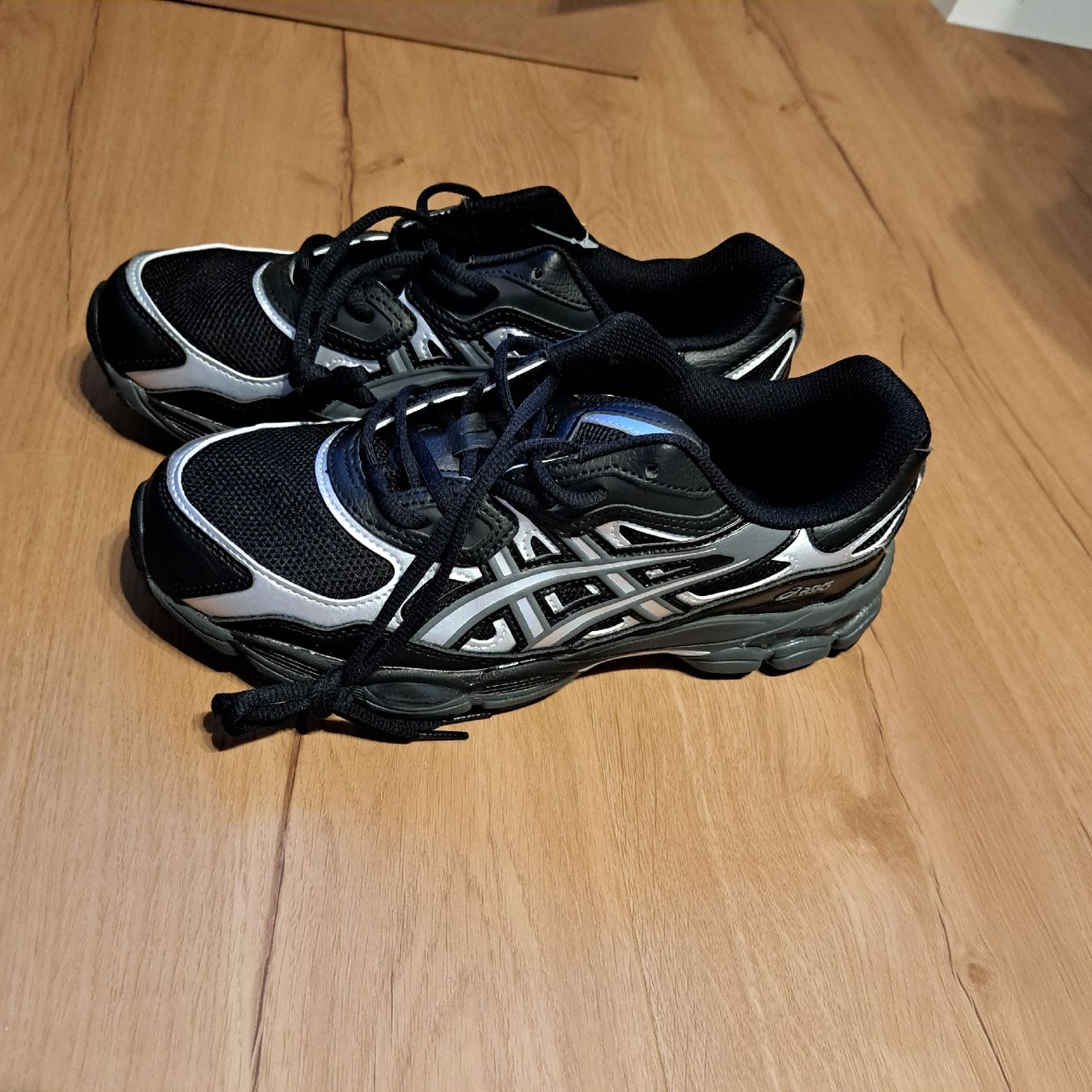Asics Herrenschuhe: ASICS NYC Gel Gr. 45 – Neu und originalverpackt aus Wilen b. Wollerau von mar_bd98 1