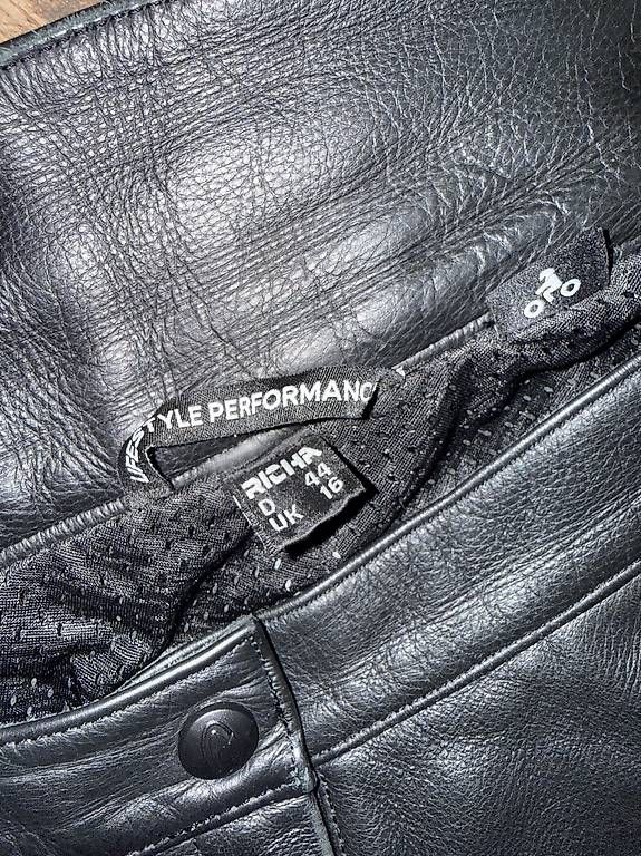 Pantaloni: Lederhose Motorrad RICHA – Usato da zürich venduto da mima80 1