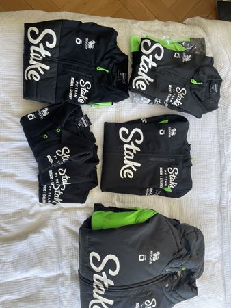 Stake F1 Team Kick Sauber Jacken, Pullover, Weste, Polos