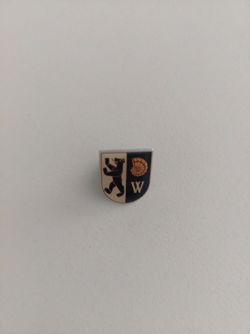 Placchette & Badge: Pin Stadt Wil – Nuovo (secondo la descrizione) da Wil SG venduto da ram_c5j2