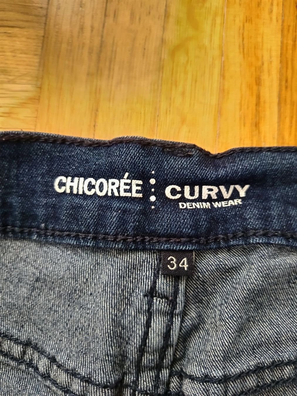 Jeans: Jean Dunkelblau Gr. 34 – Nuovo (secondo la descrizione) da Gattikon venduto da Nesy8930 1
