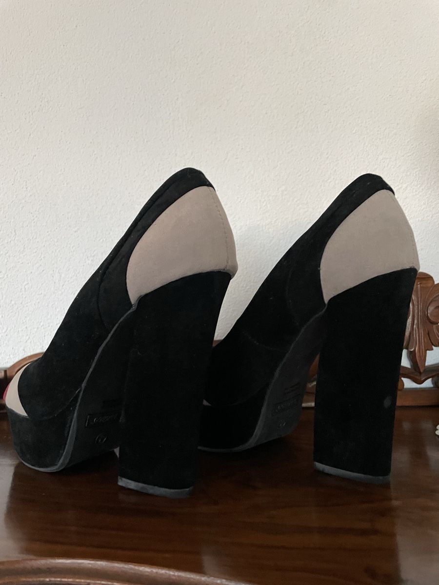 Scarpe da donna: Schwarze Damen Plateau Pumps Gr. 40 – Nuovo (secondo la descrizione) da Emmenbrücke venduto da Ladyboutique 1