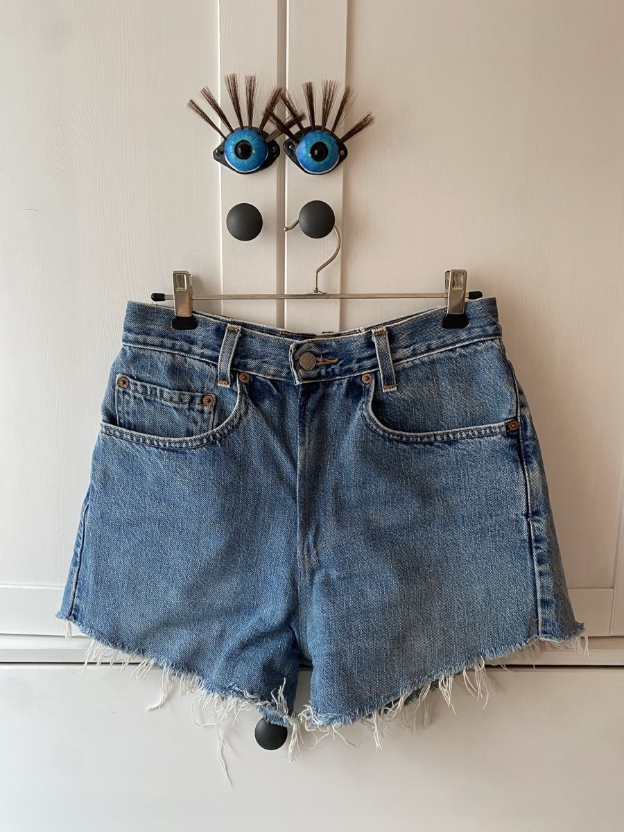 Levi's Pantaloni: LEVIS 15 – Usato da zürich venduto da venezi