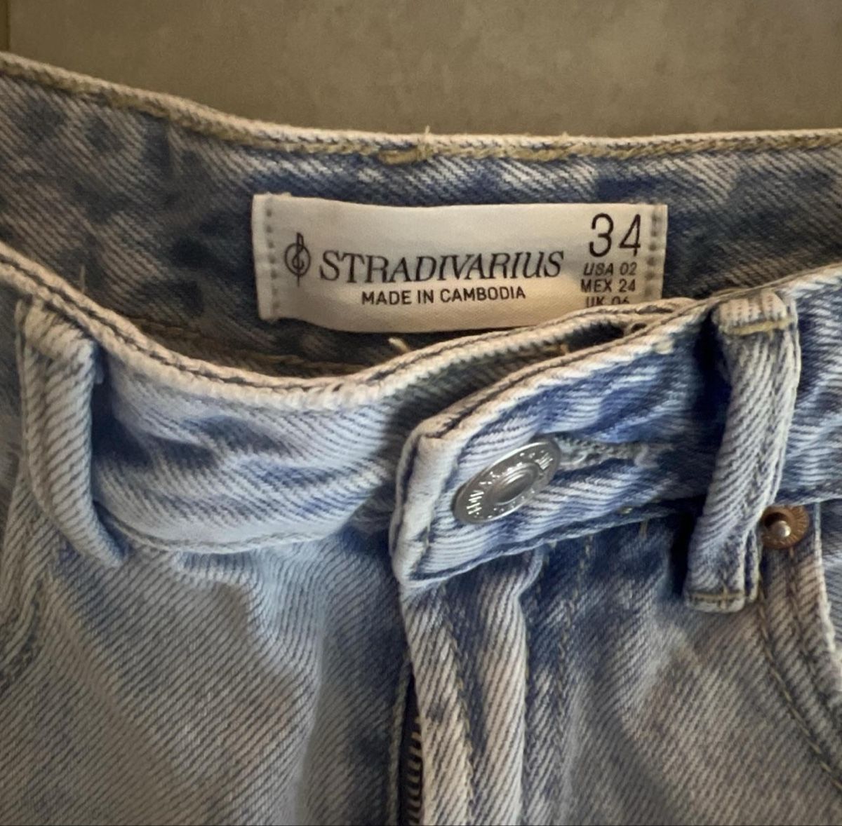 Stradivarius Jeans: Stradivarius Shorts - Size 34 – Usato da Kleindöttingen venduto da blckgoldsilver 5
