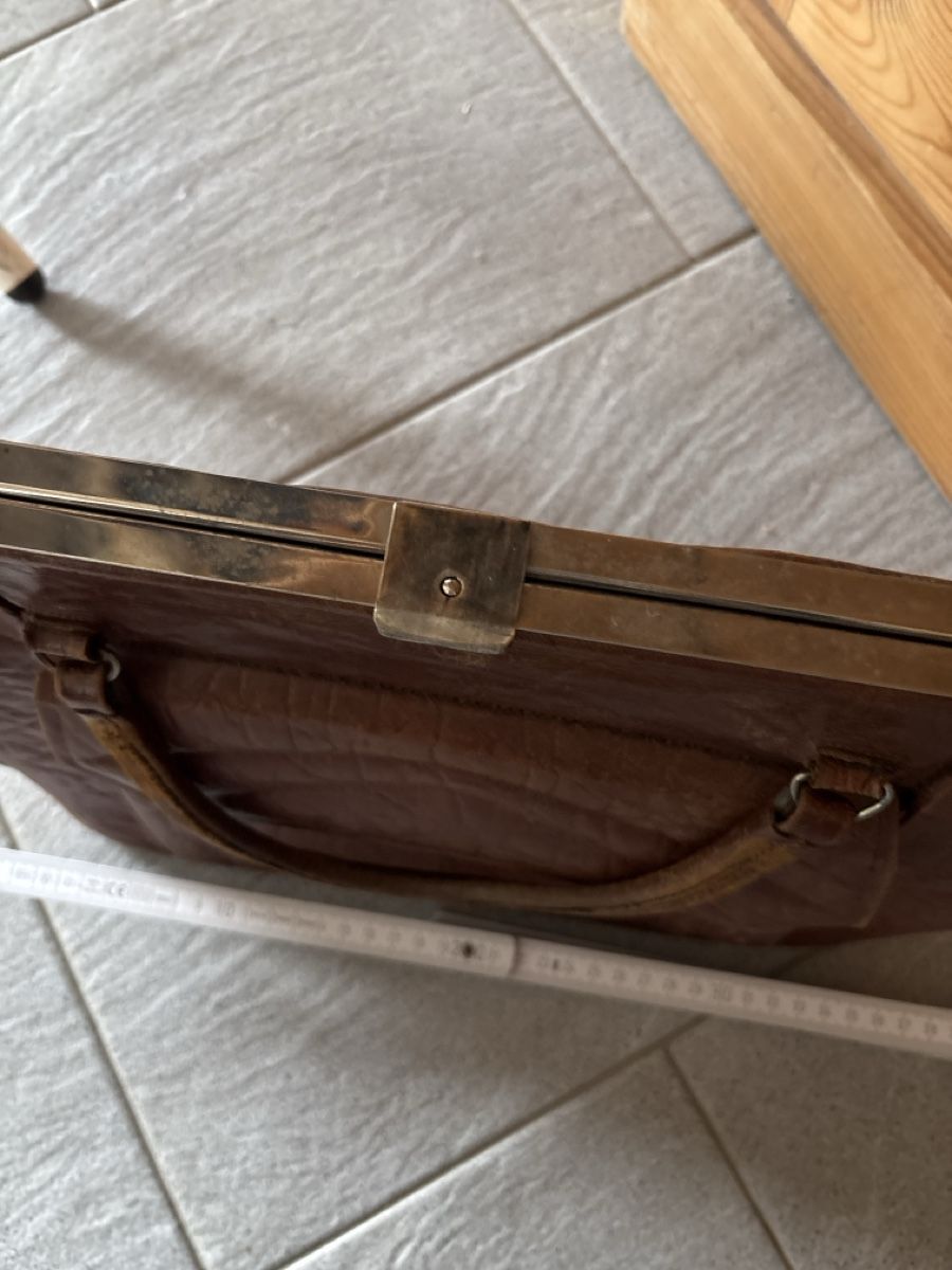 Taschen für Damen: Lederhandtasche – Gebraucht aus Bowil von Esbar 2