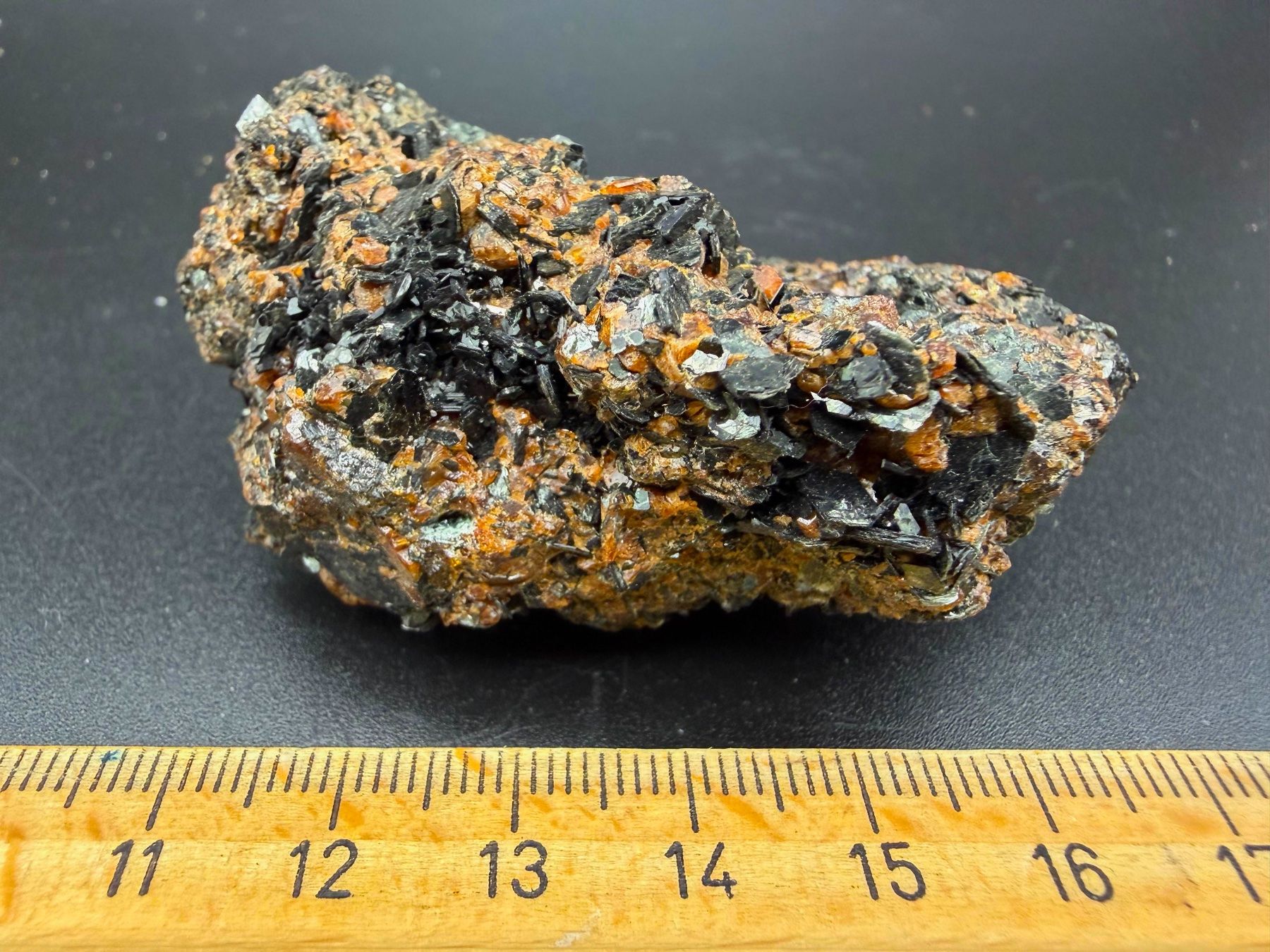 Mineralien & Heilsteine: Magnetite, Phlogopite & Garnet from Monte Somma Vesuvius – Gebraucht aus Figino von panshop 1
