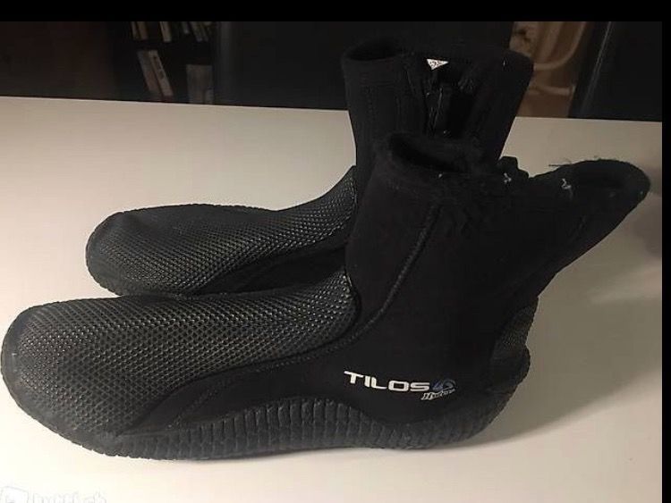 Combinaisons de plongée: TILOS Füsslinge/ Booties mit Zipper – D'occasion à Pitasch par brunic28229