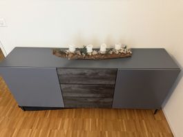 Modernes Sideboard in Anthrazit mit Holzoptik 