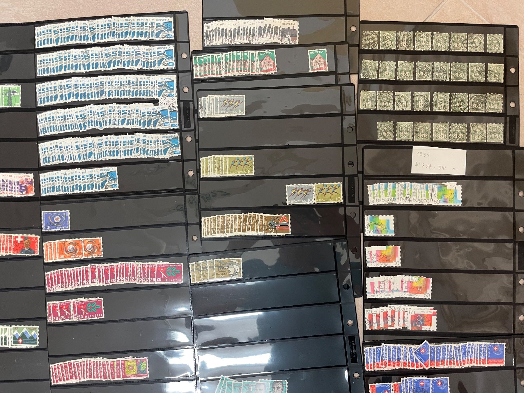 Tous les timbres: 1,5 kg, classeur plein – D'occasion à Sonceboz-Sombeval par Comment2 6