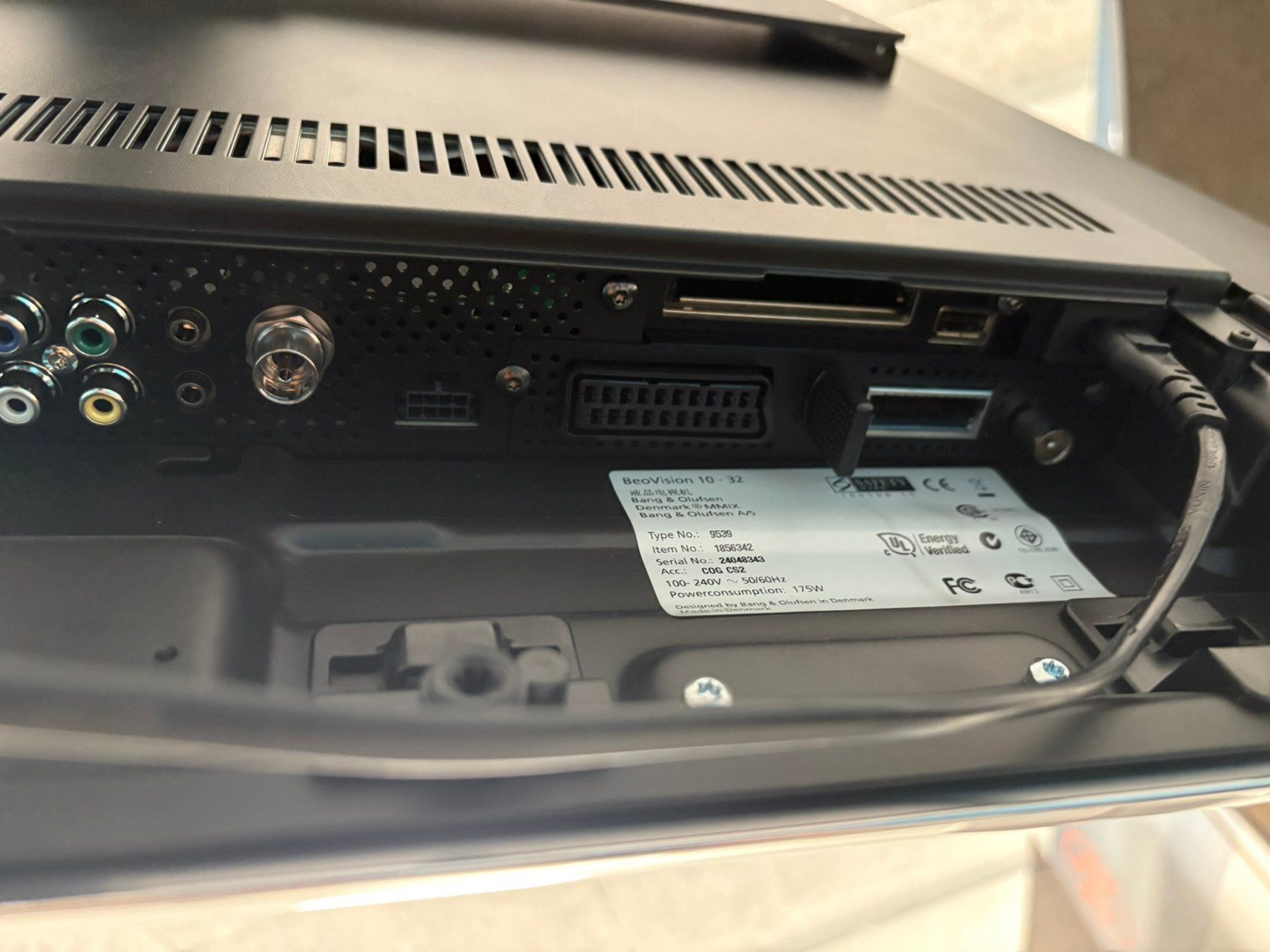 Bang & Olufsen Televisori: Beovision 10-32 auf hohem Standfuss – Usato da Hochdorf venduto da av-electronics 8