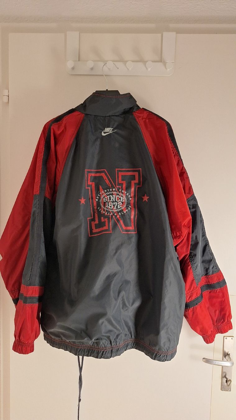 Giacche: Vintage 90s Nike Jacke L – Usato da Pfäffikon SZ venduto da TobyPeterson 1