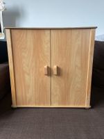 Puppenkleider Schrank