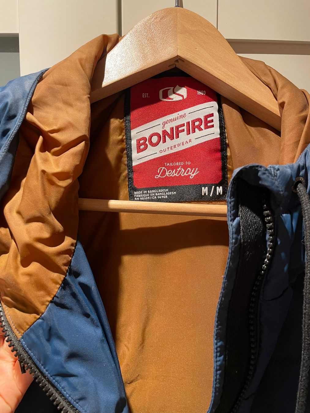 Jacken: Winter Jacke Bonfire – Gebraucht aus Saas Grund von phi_y7db 3