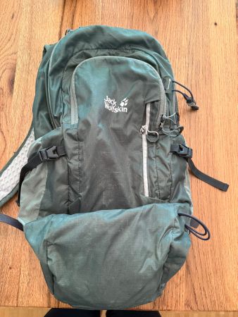 20 l Wanderrucksack grün gebraucht