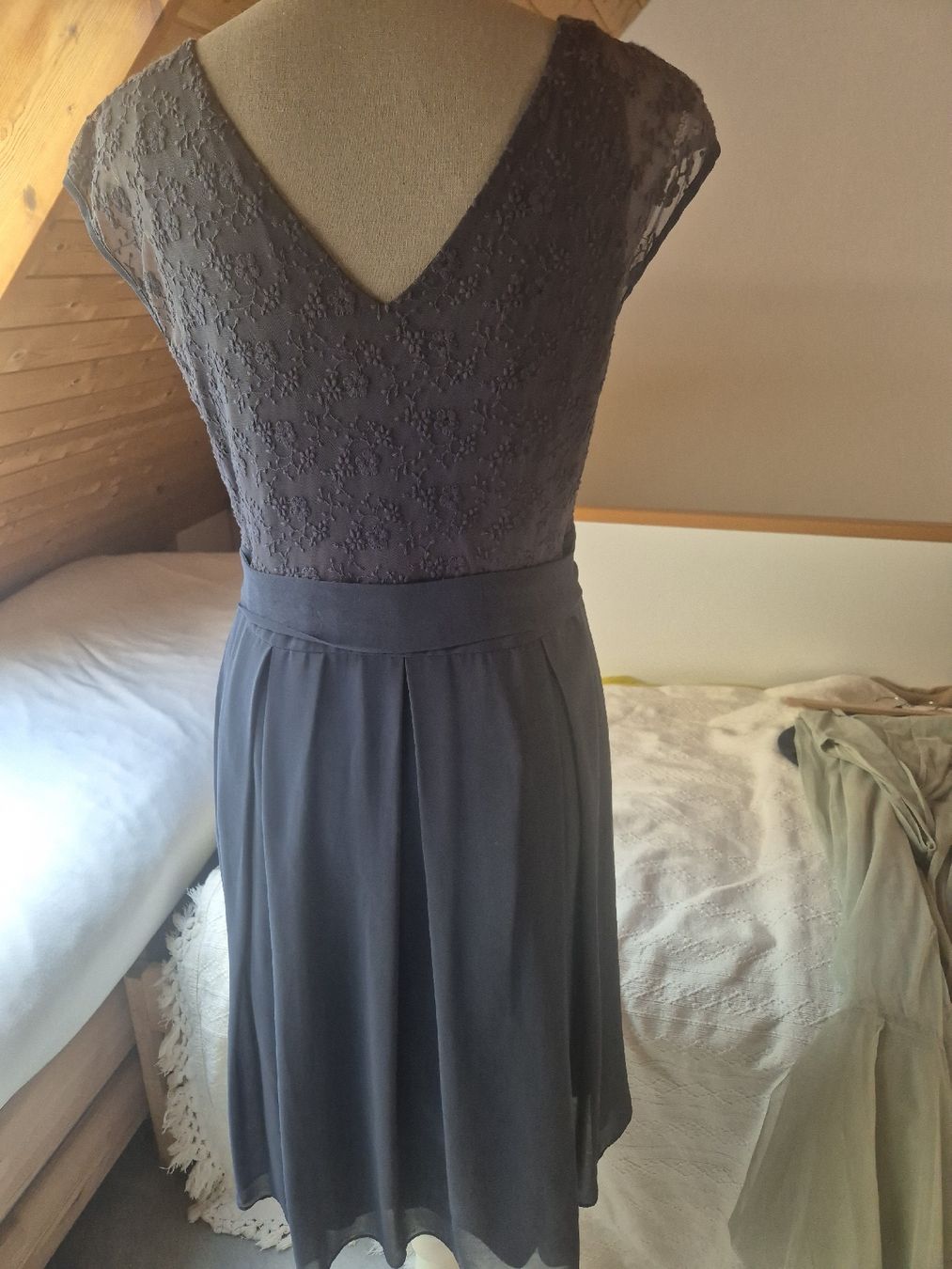 Robes: Kleid Zero blaugrau mit Spitze und Bindeband Grösse 40 – D'occasion à Zürich par Drago670 3