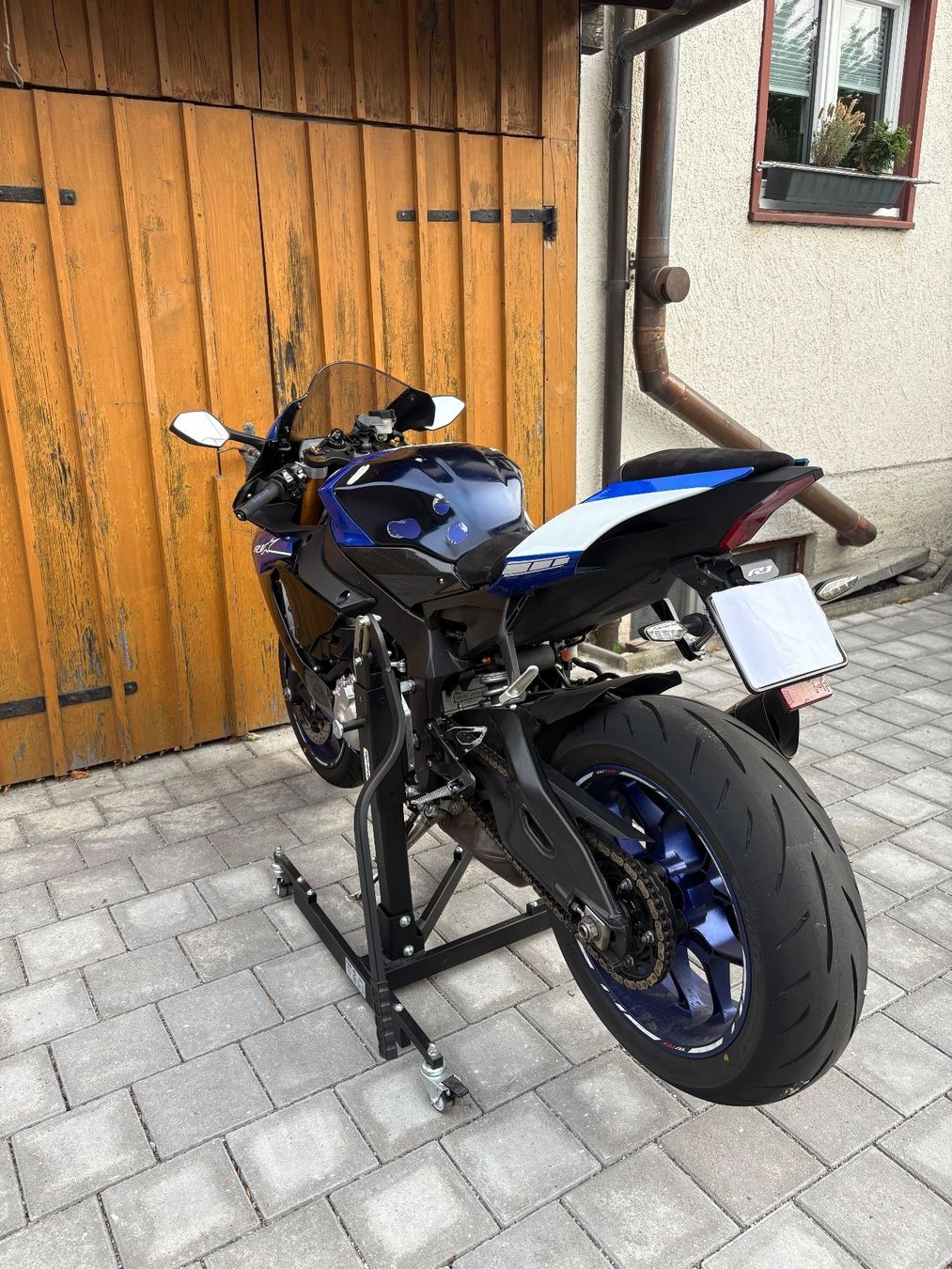 Yamaha Route: Yamaha R1 2016 + Zentralständer – D'occasion à Schaffhausen par T.h.e.o 5