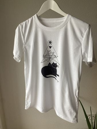 Weisses T-Shirt mit schwarzem Katzenmotiv – Gr. ca. M