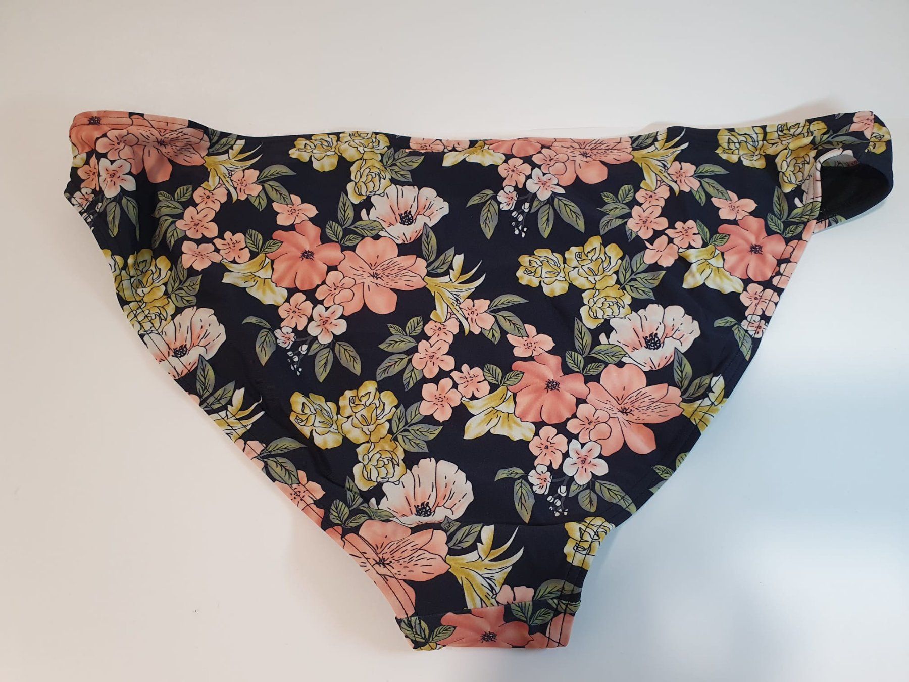 Costumi da bagno & Bikini: Damenbikinihose Extend Größe 46 – Nuovo e nell'imballaggio originale da Genève venduto da Pandinet 1