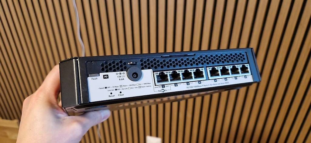 Hubs & Switches: HP PS1810-8G Switch – Gebraucht aus Kriens von kyle16694527 2