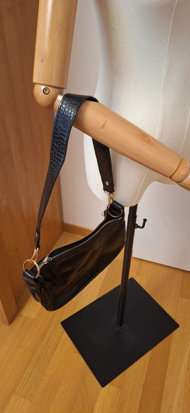 Borse da donna: joli sac à main noir – Nuovo e nell'imballaggio originale da Lussery-Villars venduto da pousinete02 4