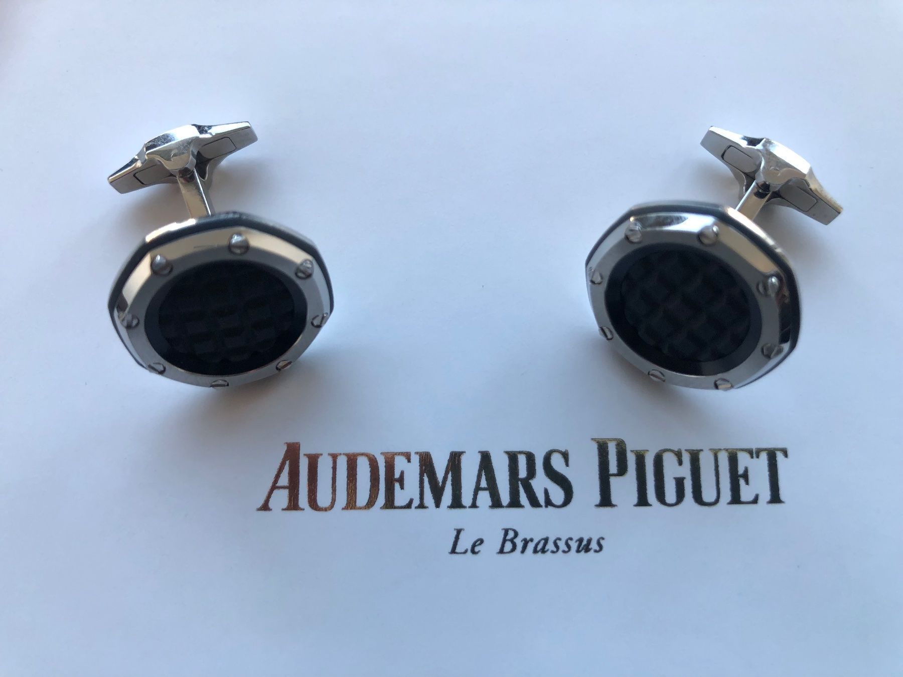 Audemars Piguet Gemelli: Audemars Piguet Manschettenknöpfe schwarz – Usato da Horgen venduto da The_wave 1