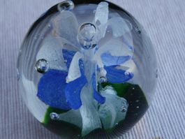 PAPERWEIGHT GLAS-KUGEL BRIEFBESCHWERER