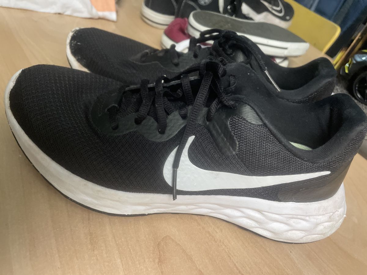 Nike Scarpe da uomo: Nike Downshifter Laufschuhe Schwarz Gr.41 – Usato da Obergerlafingen venduto da cabo4