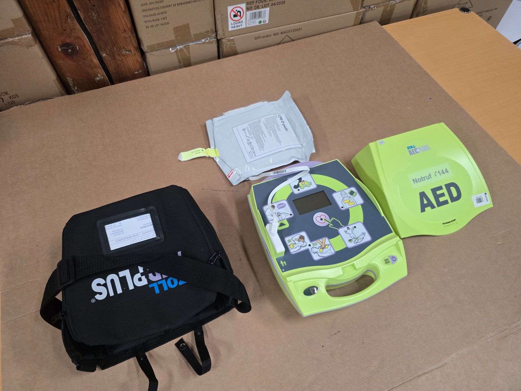 Attrezzature mediche: Profi AED Defibrilator neuwertig ab 1.- – Usato da KRINAU venduto da Mio_Liqstyle