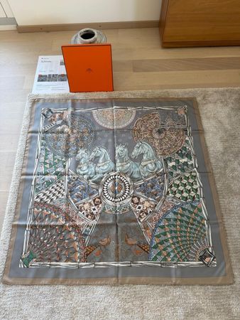 Carré Hermès 90 "Trophées de Venise", neuf avec boîte