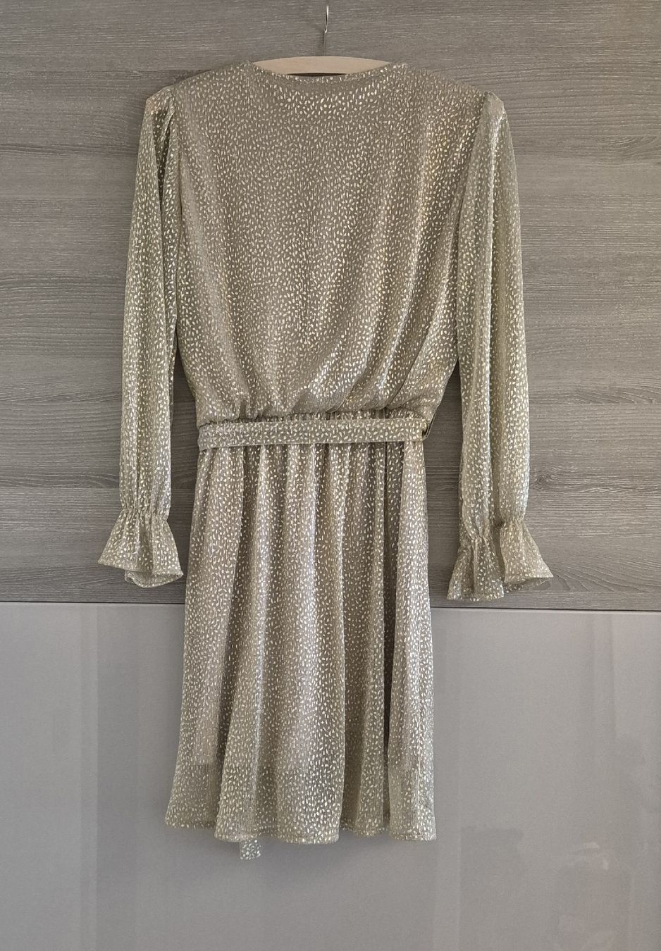 Robes: Robe dorée de la marque "Les Pipelettes" – Neuf (Voir description) à Cheseaux-sur-Lausanne par Nono031 1