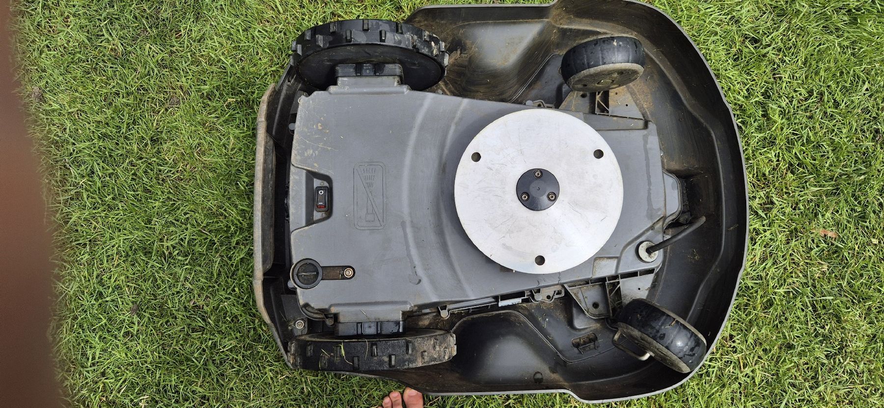 Husqvarna Tondeuses à gazon: Husqvarna Mähroboter Automower 310 – D'occasion à Staufen par nerve 4
